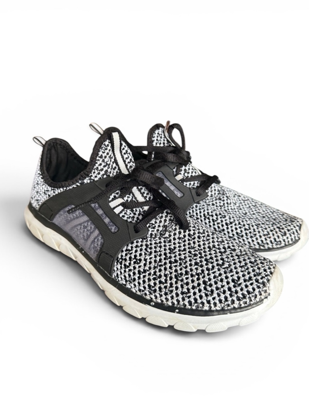 Champion Speed knit ladies, lightweight sneaker size 9 very good condition